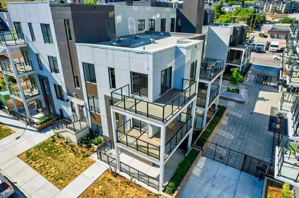455 1 Avenue NE Calgary AB T2E 0B3
