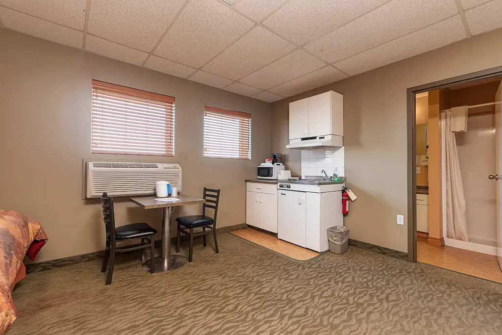 4820 50 Avenue Lloydminster AB T9V 0W5