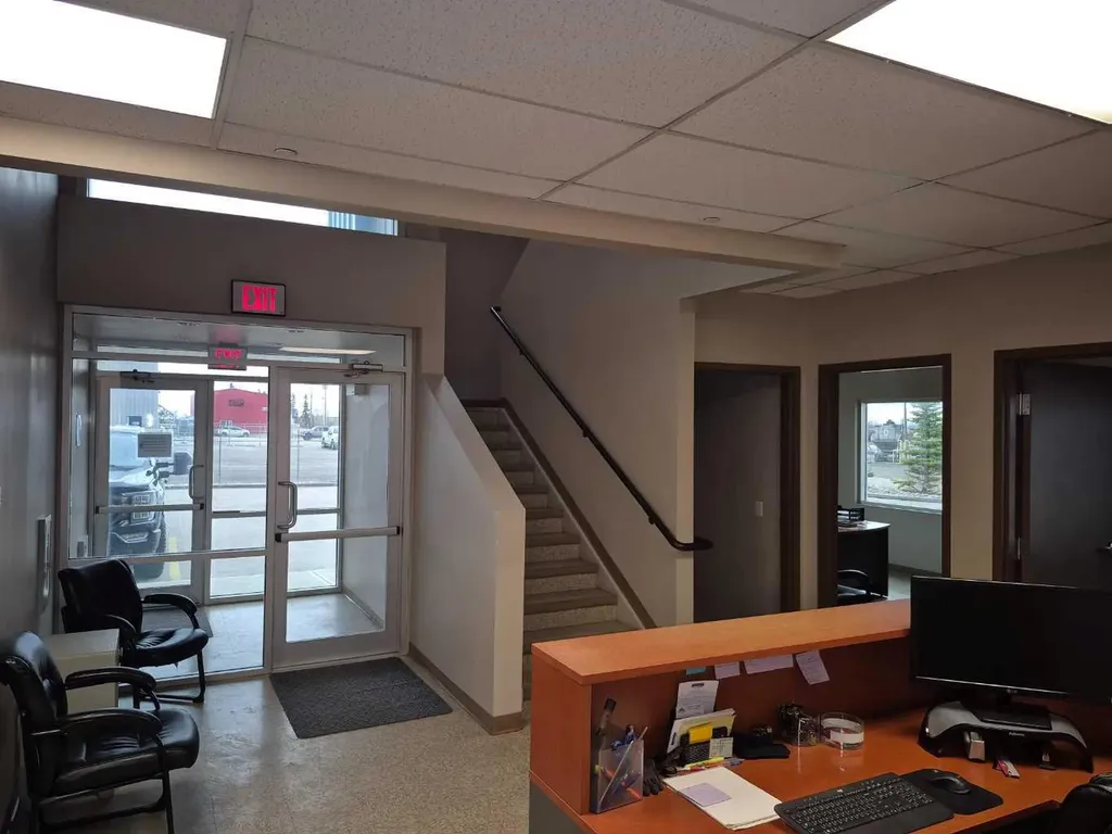 5815 49 Avenue Olds AB T4H1G5