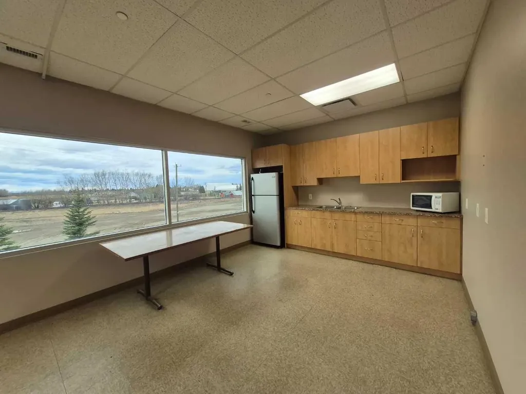 5815 49 Avenue Olds AB T4H1G5