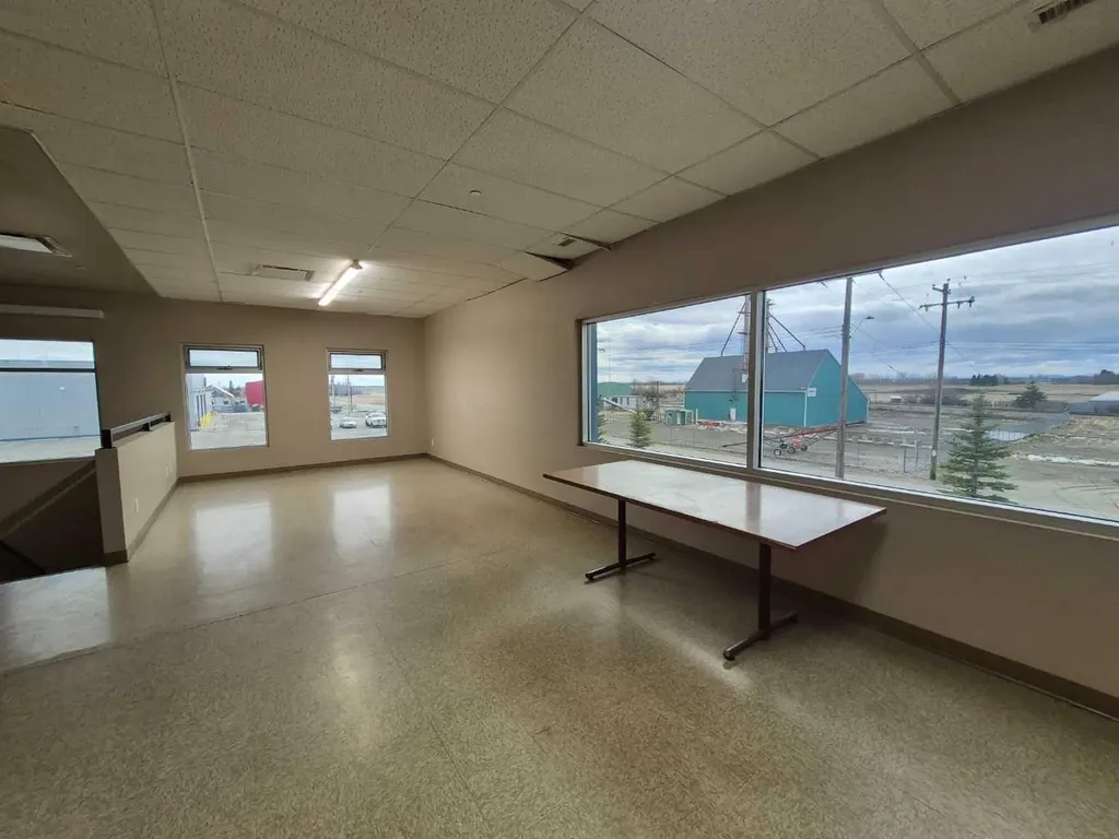 5815 49 Avenue Olds AB T4H1G5