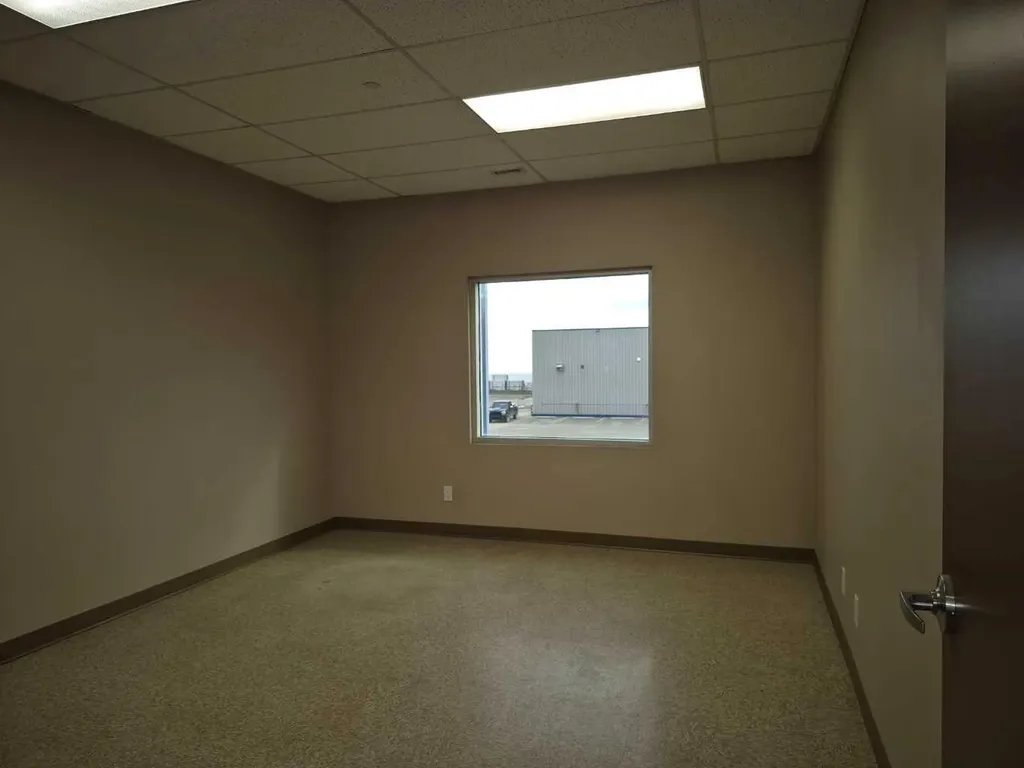 5815 49 Avenue Olds AB T4H1G5