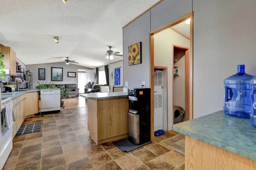 10615 88 Street Grande Prairie AB T8X 1P5
