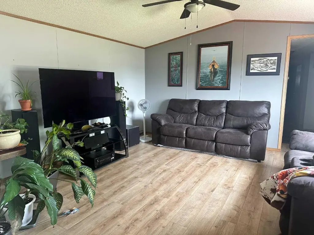 10615 88 Street Grande Prairie AB T8X 1P5
