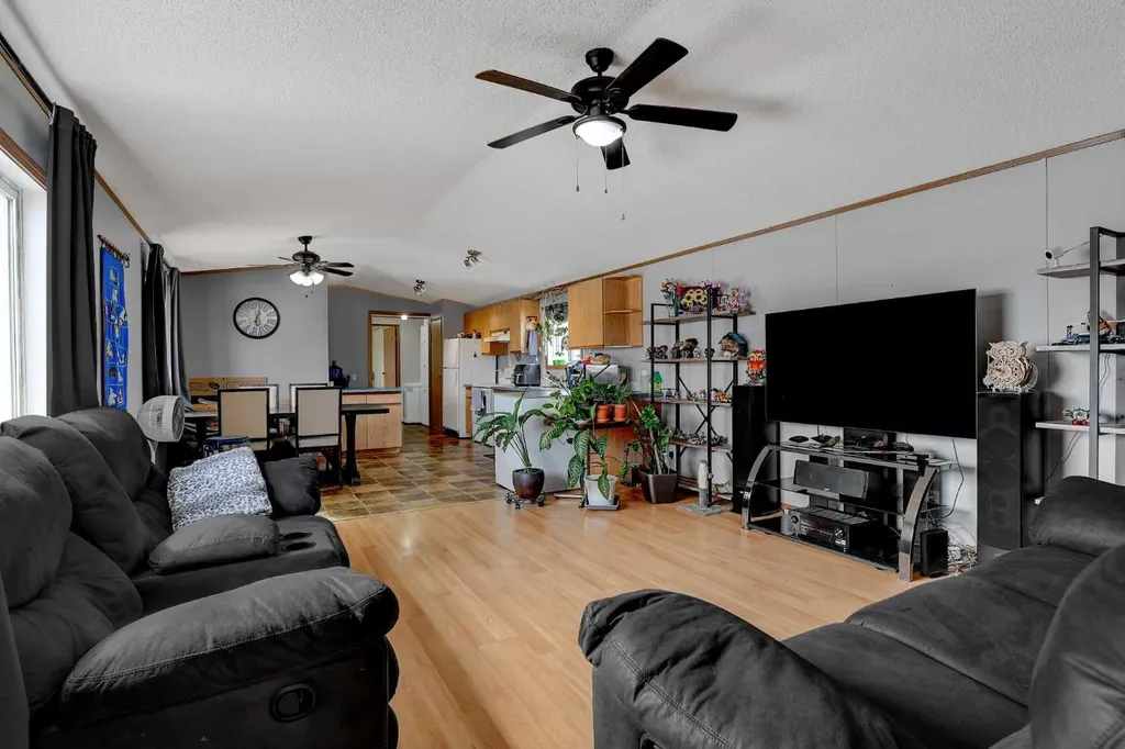 10615 88 Street Grande Prairie AB T8X 1P5