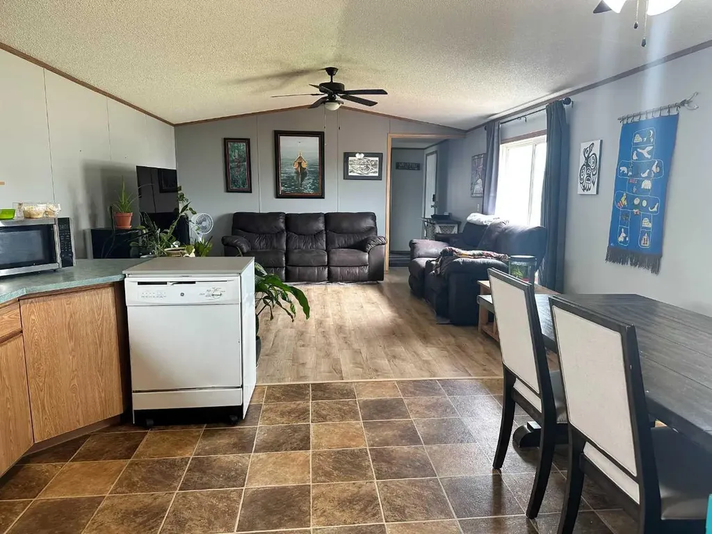 10615 88 Street Grande Prairie AB T8X 1P5