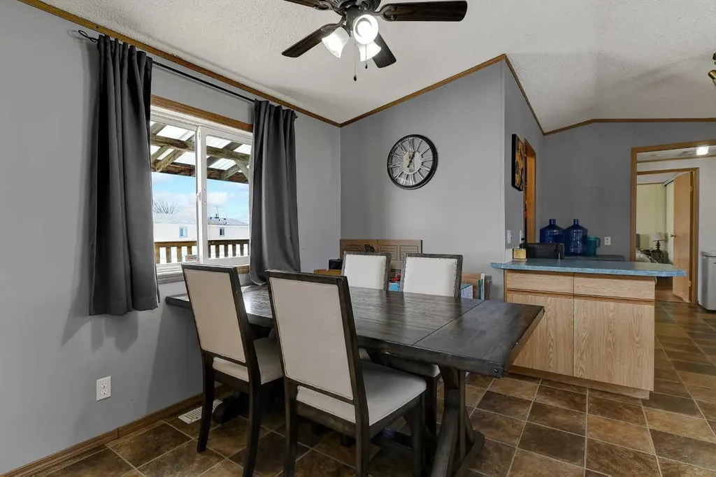 10615 88 Street Grande Prairie AB T8X 1P5