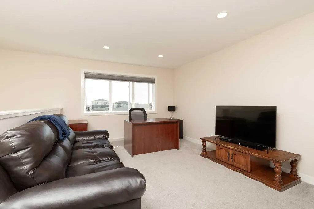 1009 Atlantic Lookout W Lethbridge AB T1J 5S9