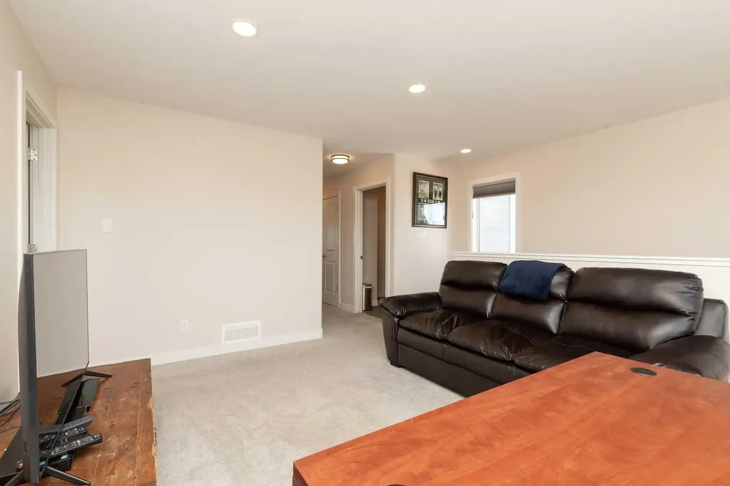 1009 Atlantic Lookout W Lethbridge AB T1J 5S9