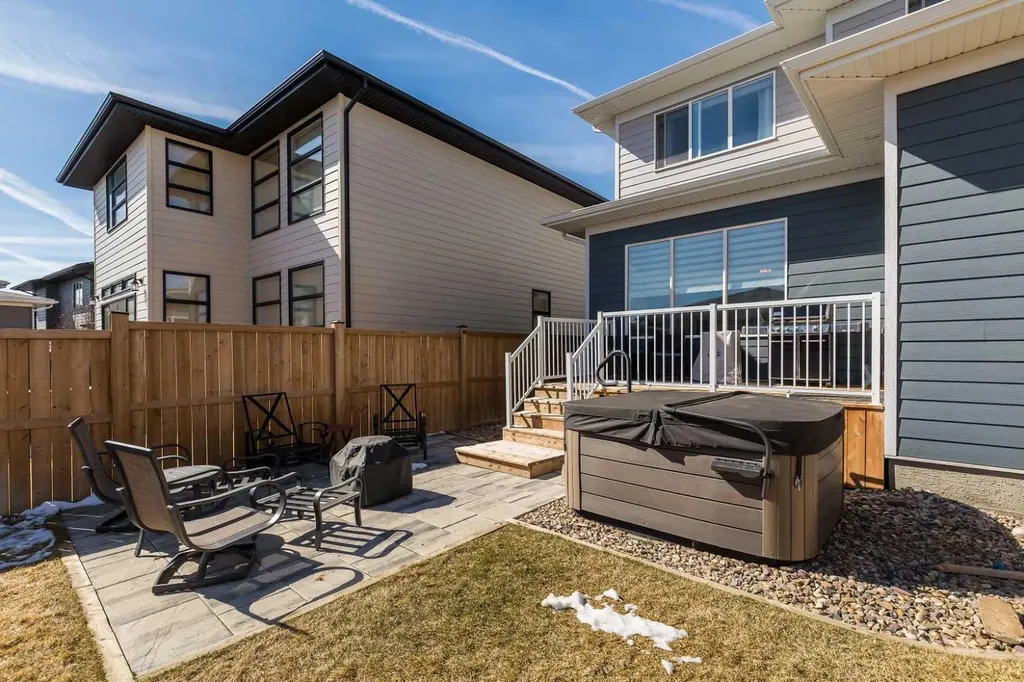1009 Atlantic Lookout W Lethbridge AB T1J 5S9