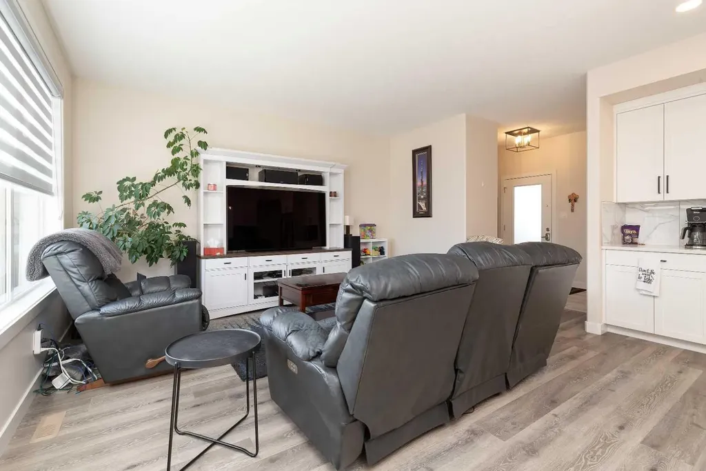 1009 Atlantic Lookout W Lethbridge AB T1J 5S9