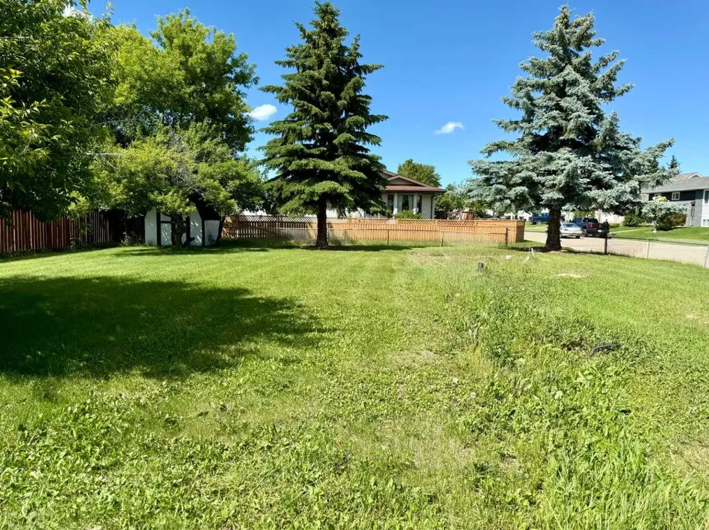 1958 5 Avenue Wainwright AB T9W 1H9