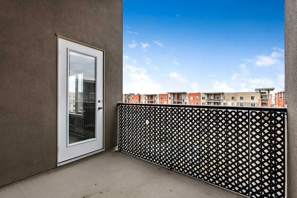 403 Mackenzie Way SW Airdrie AB T4B 3V7