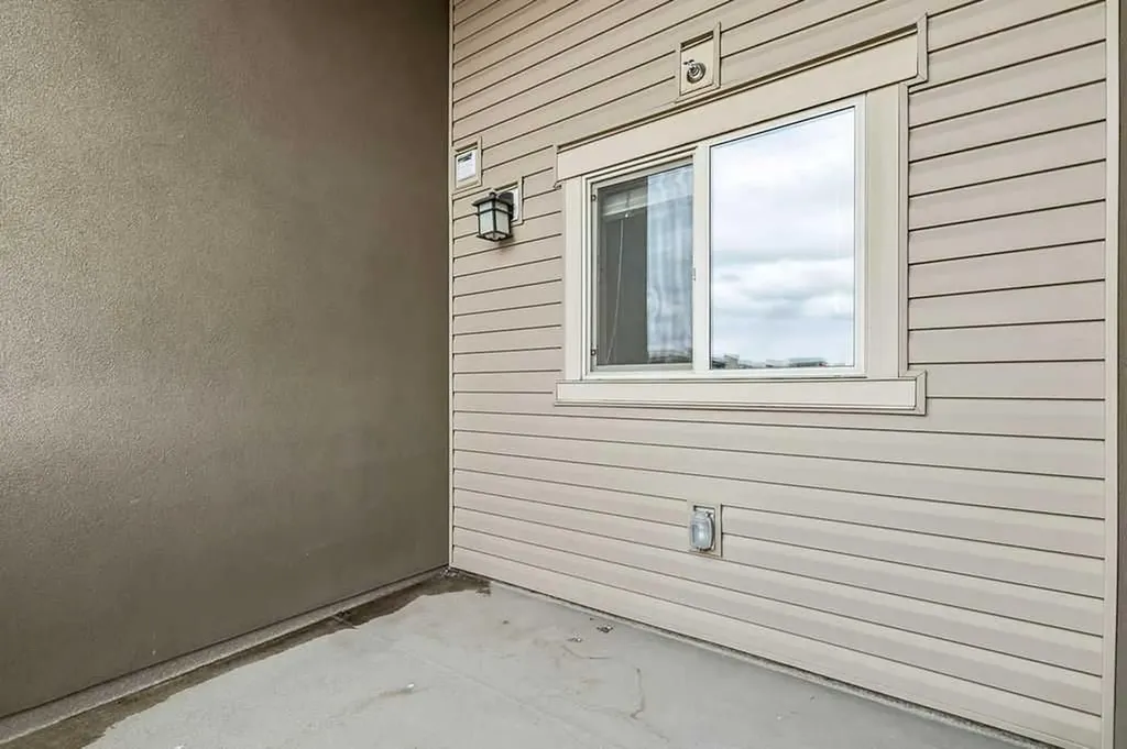 403 Mackenzie Way SW Airdrie AB T4B 3V7