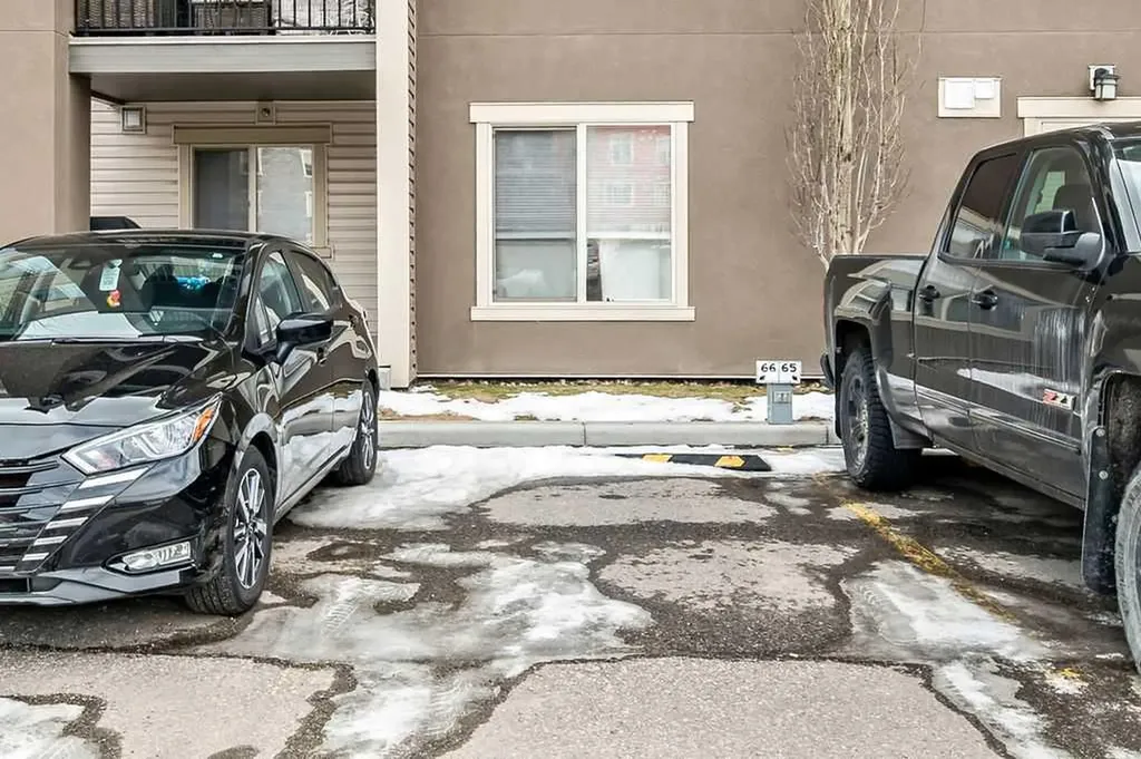 403 Mackenzie Way SW Airdrie AB T4B 3V7