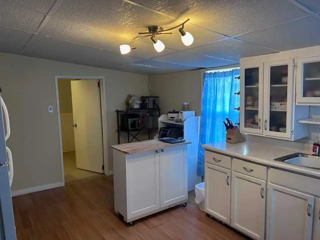 108 1 Avenue E Hanna AB T0J 1P0