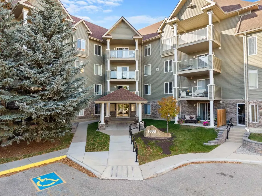 1208 Millrise Point SW Calgary AB T2Y 3W4
