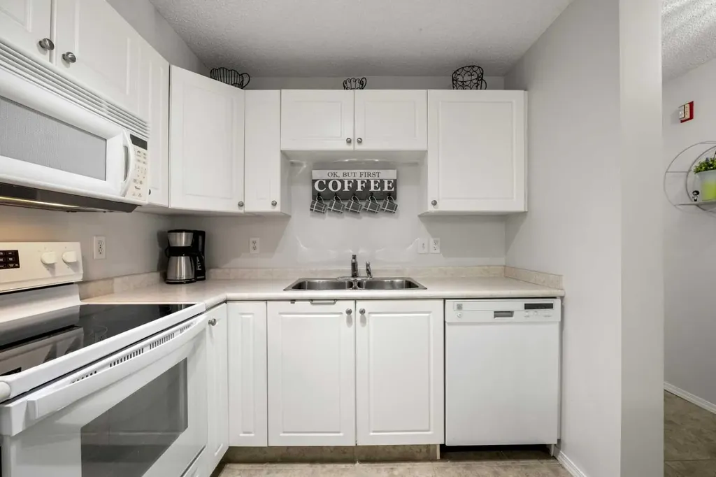 1208 Millrise Point SW Calgary AB T2Y 3W4