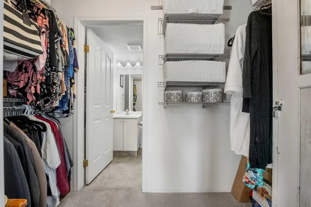 1208 Millrise Point SW Calgary AB T2Y 3W4
