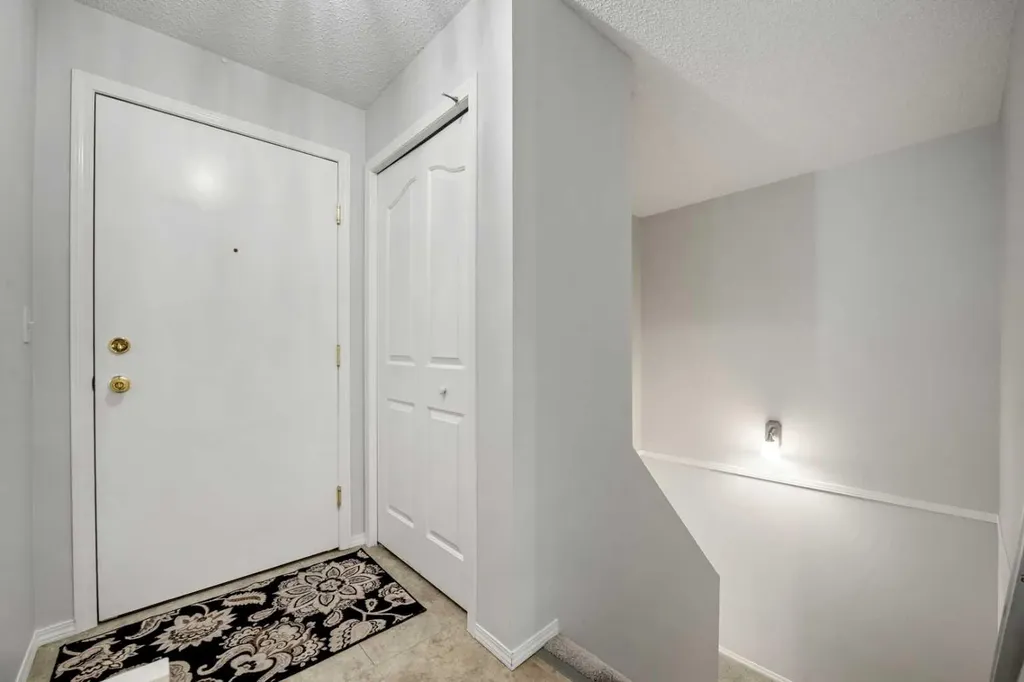 1208 Millrise Point SW Calgary AB T2Y 3W4