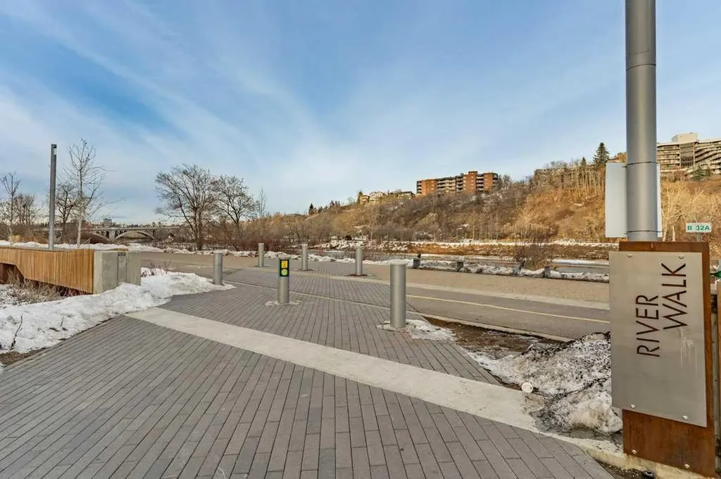 333 Riverfront Avenue SE Calgary AB T2G 5R1