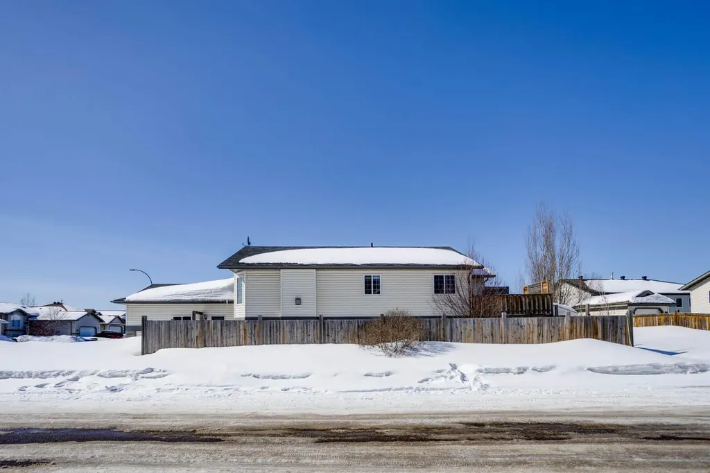 102 Lanauze Street Fort Mcmurray AB T9K 2S3