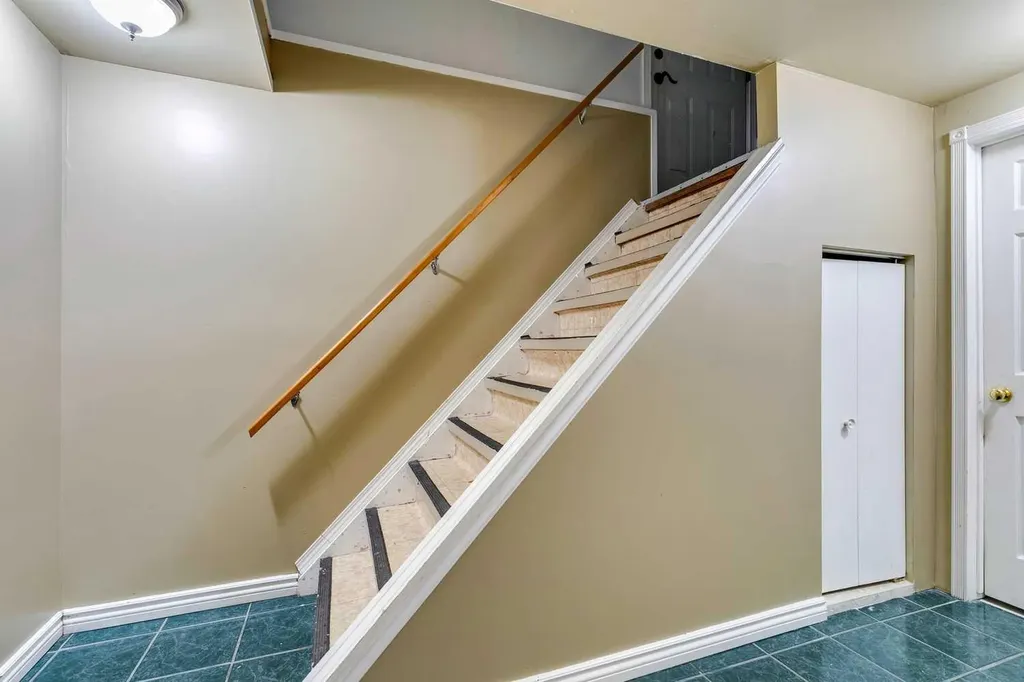 100 Allandale Close SE Calgary AB T2H 1V9