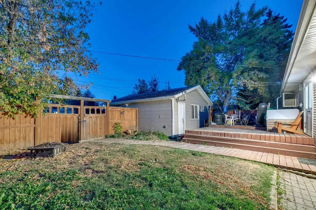 100 Allandale Close SE Calgary AB T2H 1V9