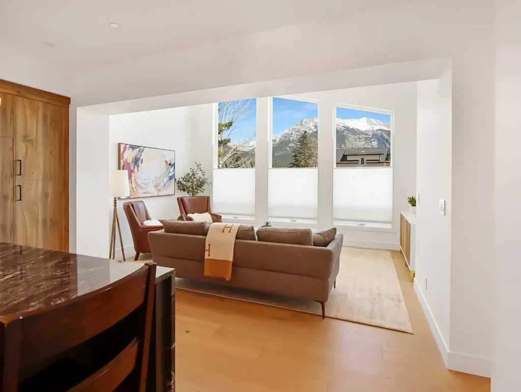 512 8th Avenue Canmore AB T1W 2E6