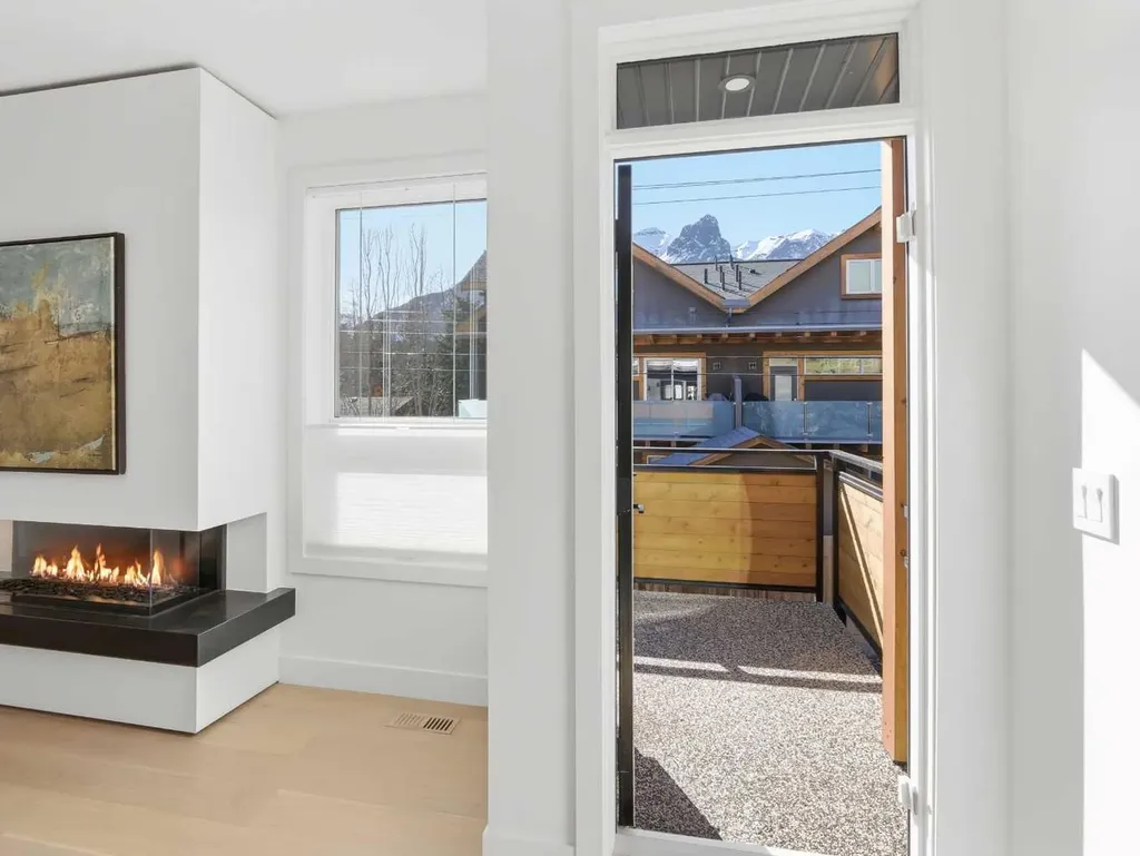 512 8th Avenue Canmore AB T1W 2E6