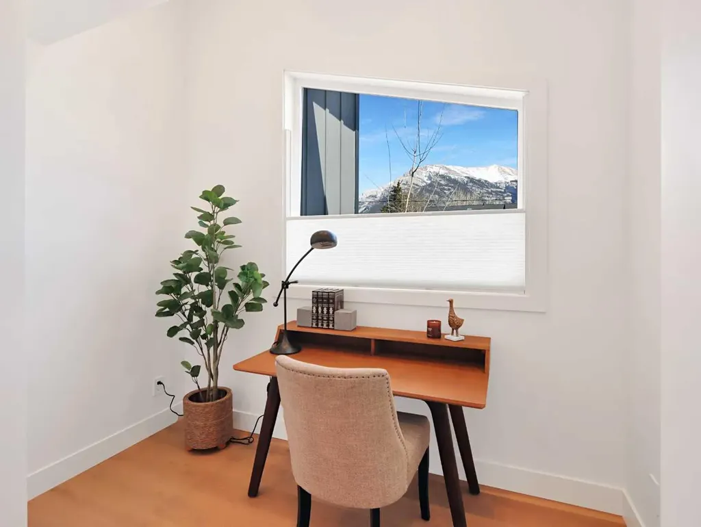 512 8th Avenue Canmore AB T1W 2E6