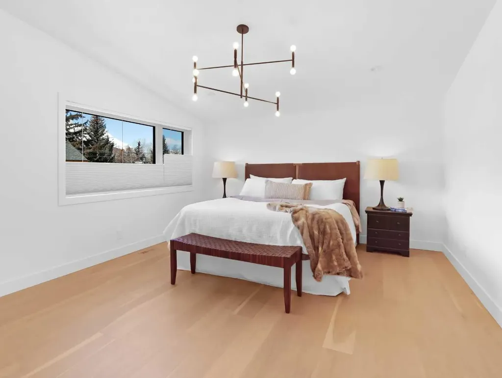 512 8th Avenue Canmore AB T1W 2E6