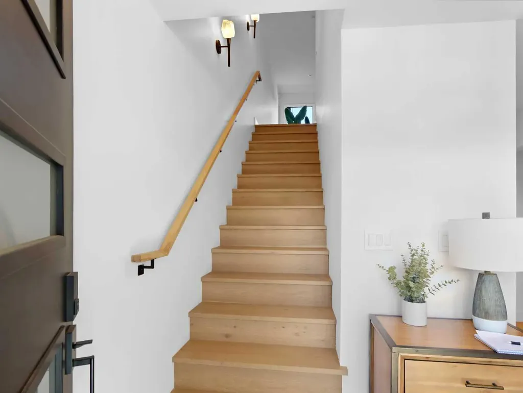 512 8th Avenue Canmore AB T1W 2E6
