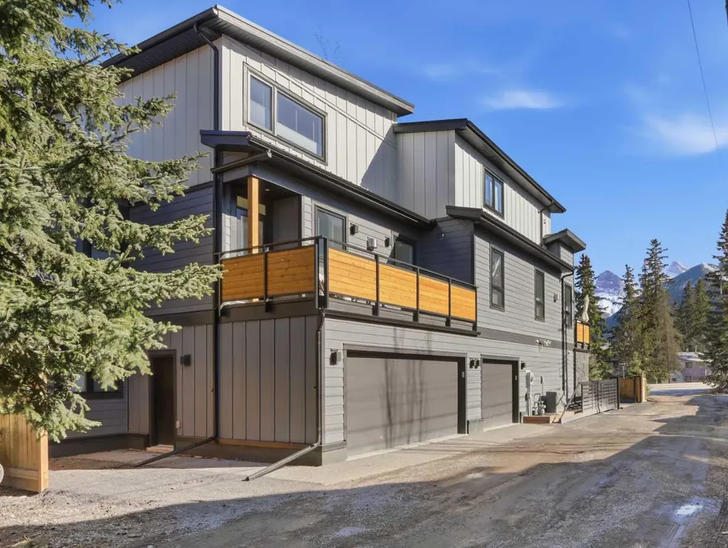 512 8th Avenue Canmore AB T1W 2E6