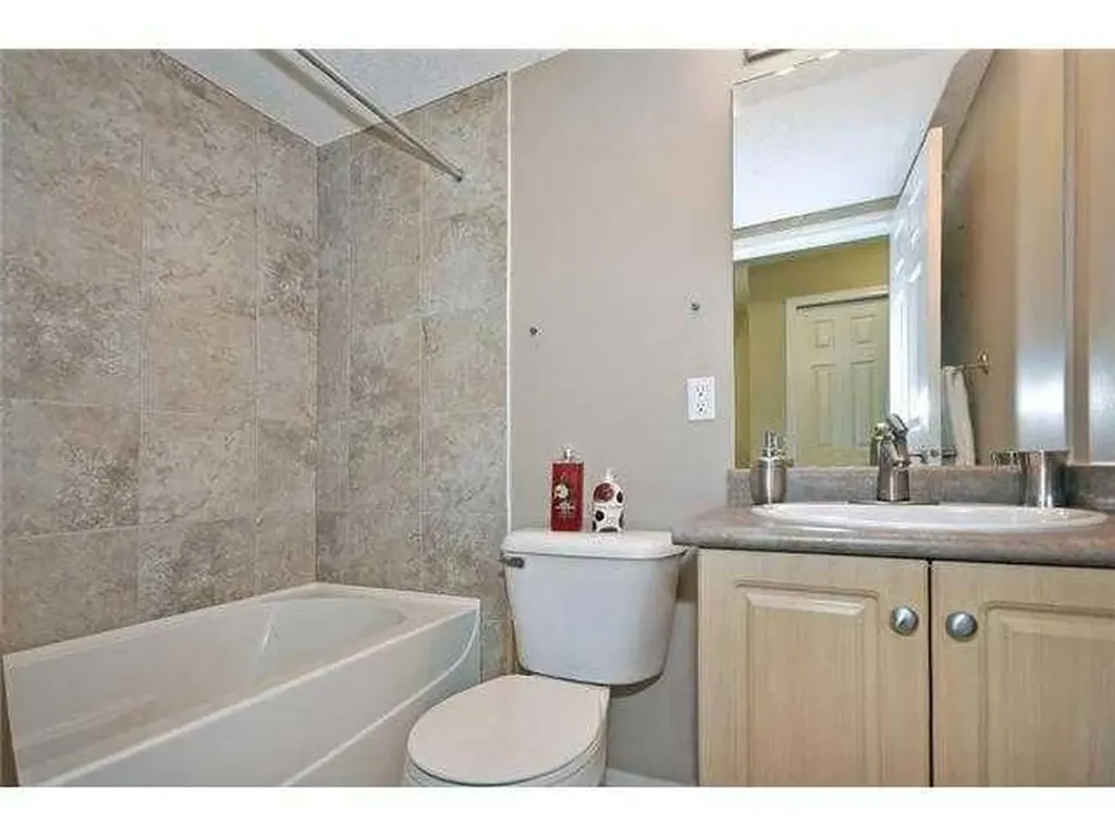 10 Prestwick Bay SE Calgary AB T2Z 0B5