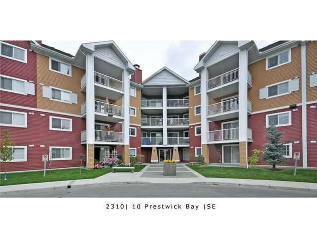 10 Prestwick Bay SE Calgary AB T2Z 0B5
