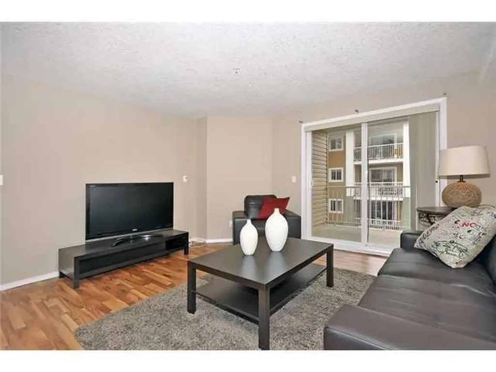 10 Prestwick Bay SE Calgary AB T2Z 0B5