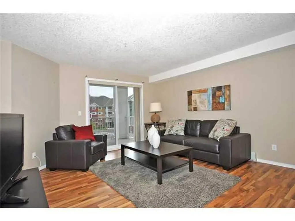 10 Prestwick Bay SE Calgary AB T2Z 0B5