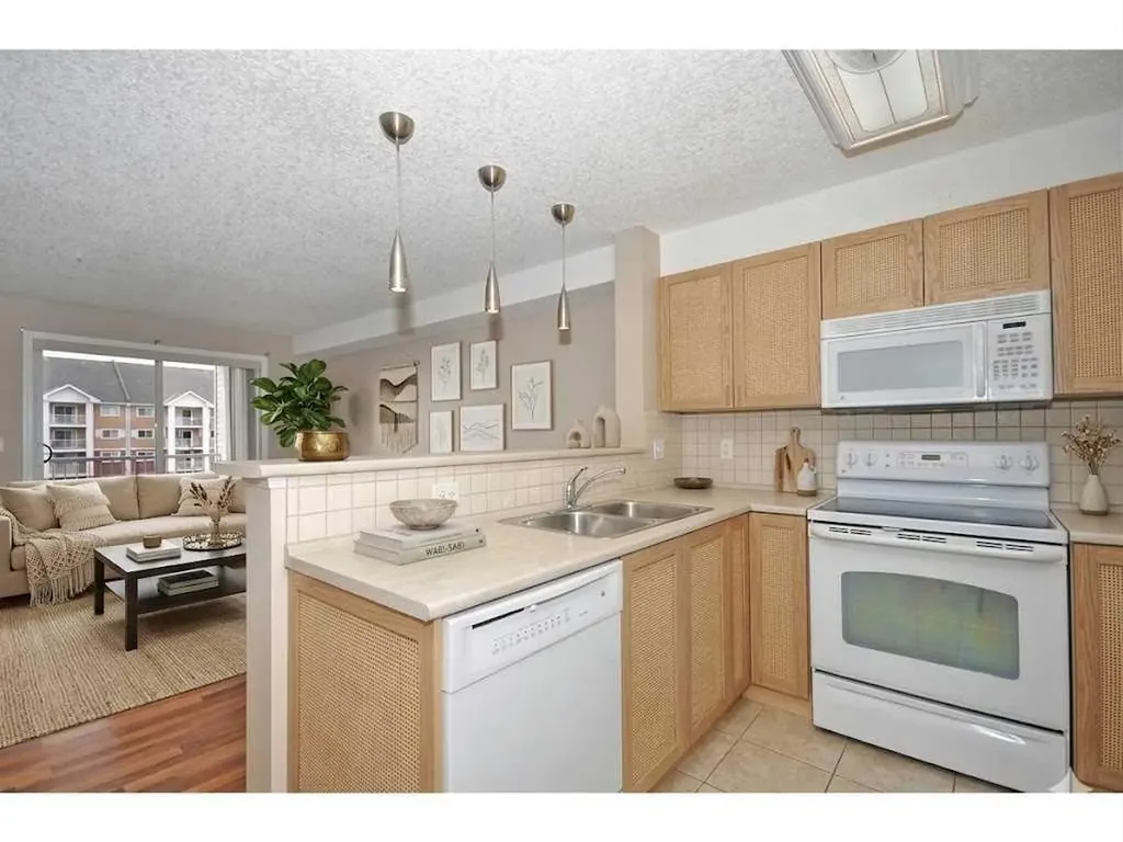 10 Prestwick Bay SE Calgary AB T2Z 0B5