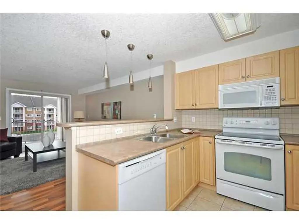 10 Prestwick Bay SE Calgary AB T2Z 0B5