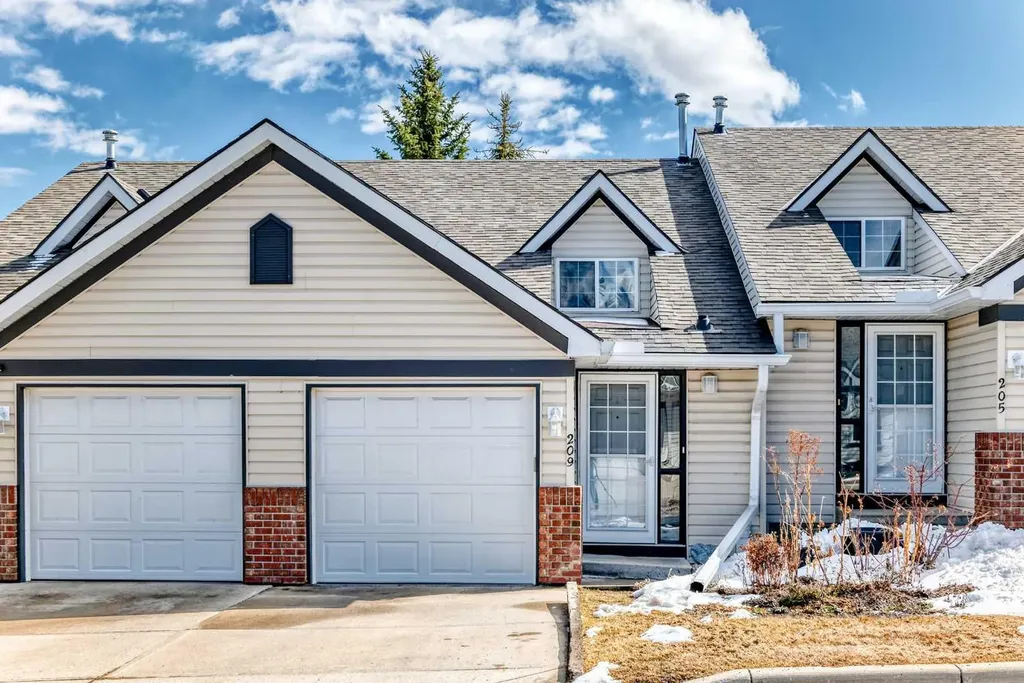 209 Somervale Point SW Calgary AB T2Y 3K4