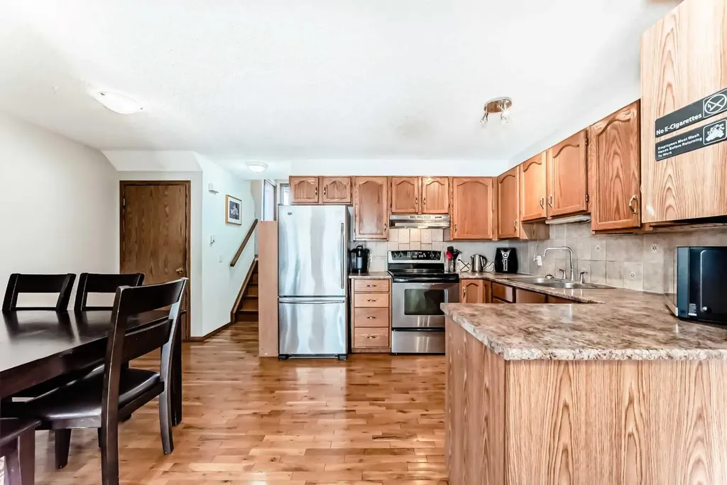 209 Somervale Point SW Calgary AB T2Y 3K4