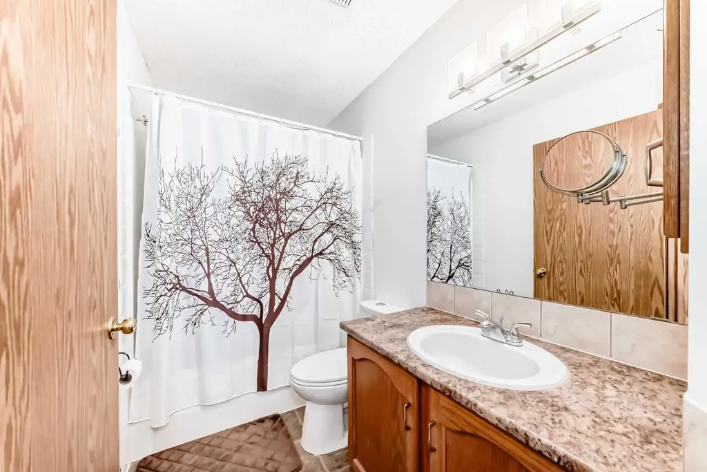 209 Somervale Point SW Calgary AB T2Y 3K4