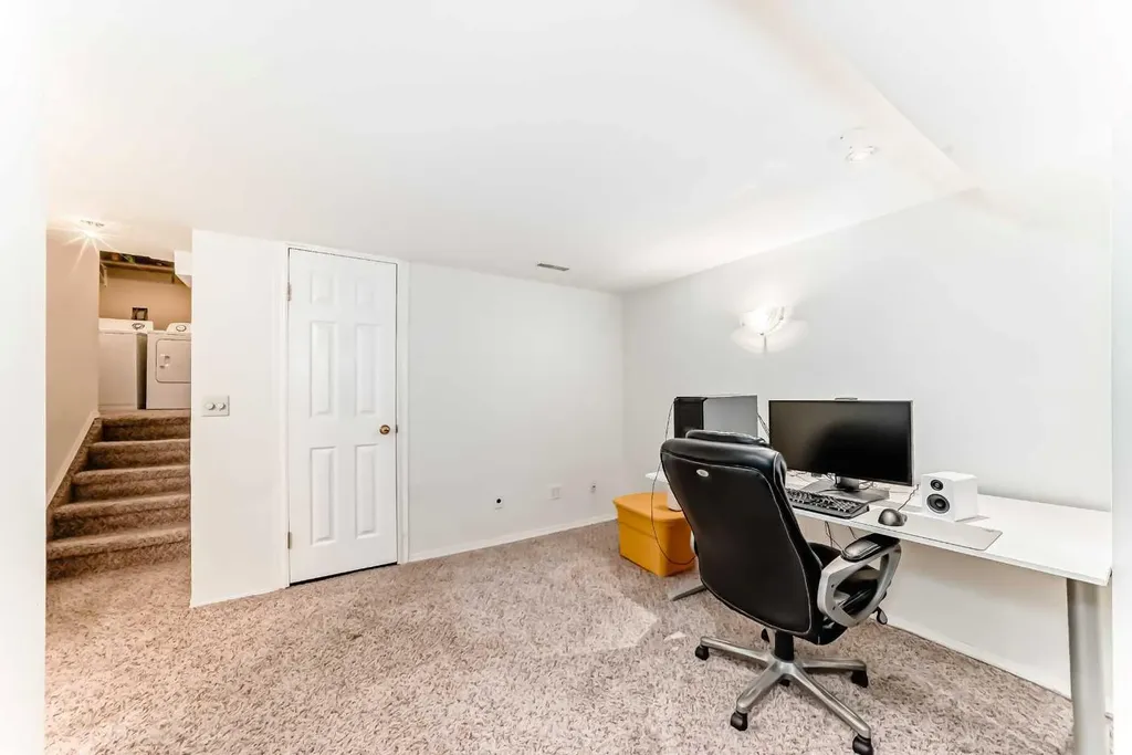 209 Somervale Point SW Calgary AB T2Y 3K4