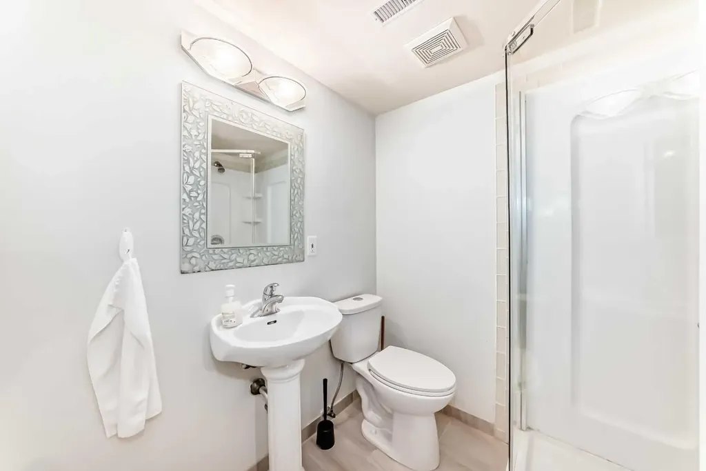 209 Somervale Point SW Calgary AB T2Y 3K4