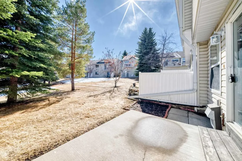 209 Somervale Point SW Calgary AB T2Y 3K4