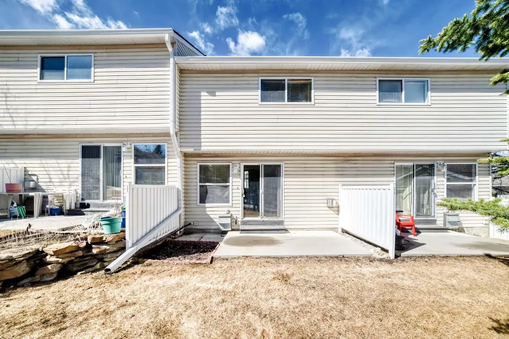 209 Somervale Point SW Calgary AB T2Y 3K4