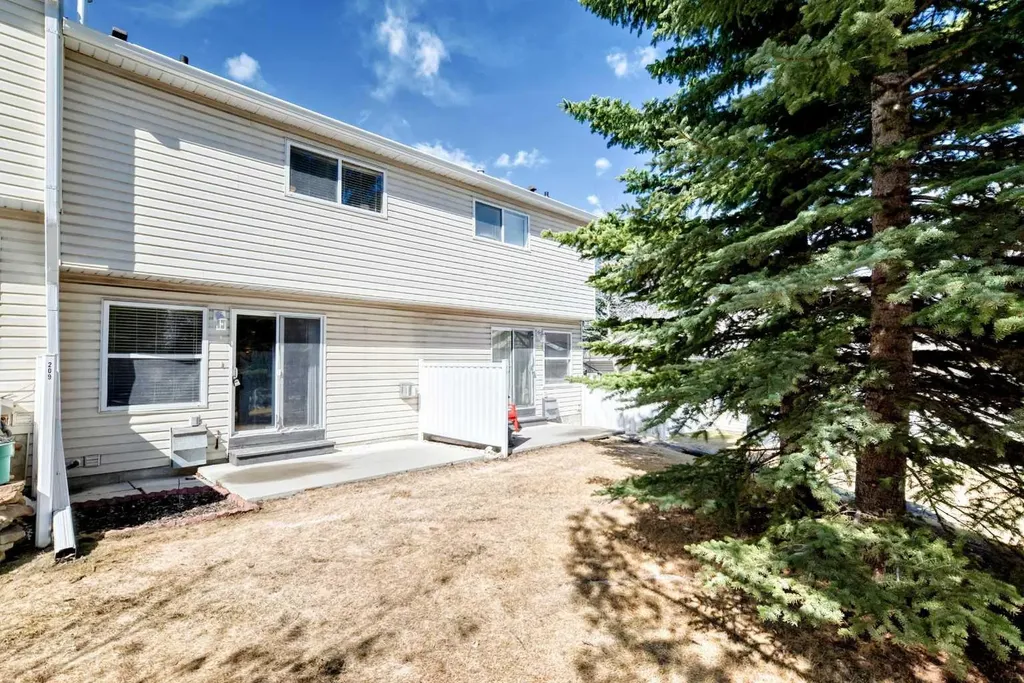 209 Somervale Point SW Calgary AB T2Y 3K4