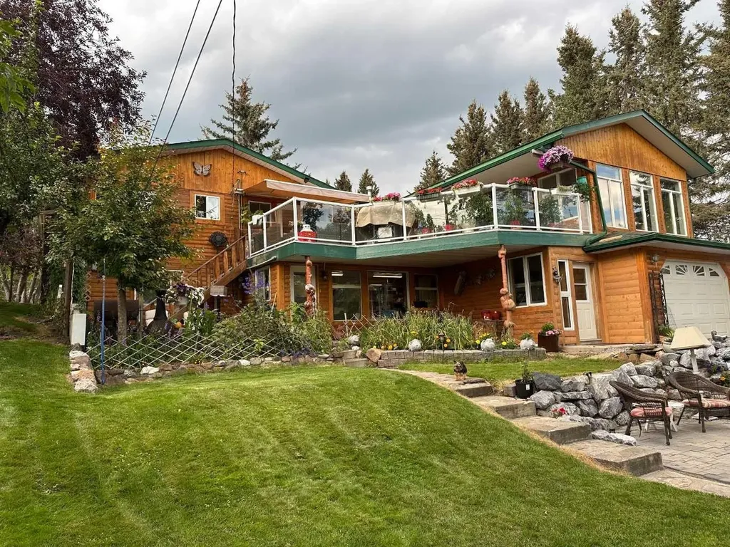 203 2 Street NE Sundre AB T0M 1X0
