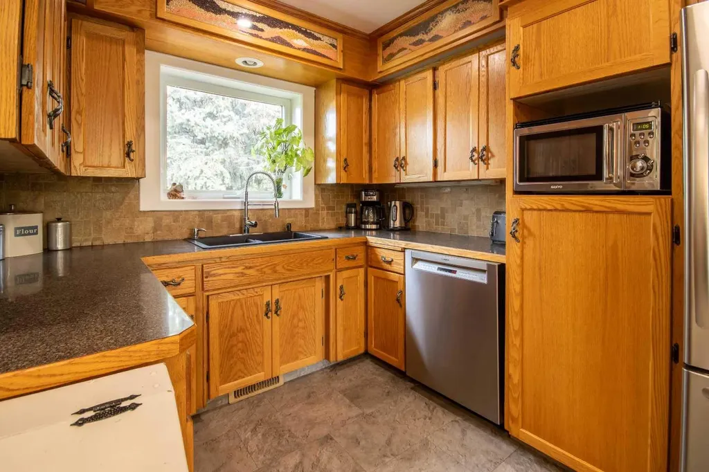 203 2 Street NE Sundre AB T0M 1X0